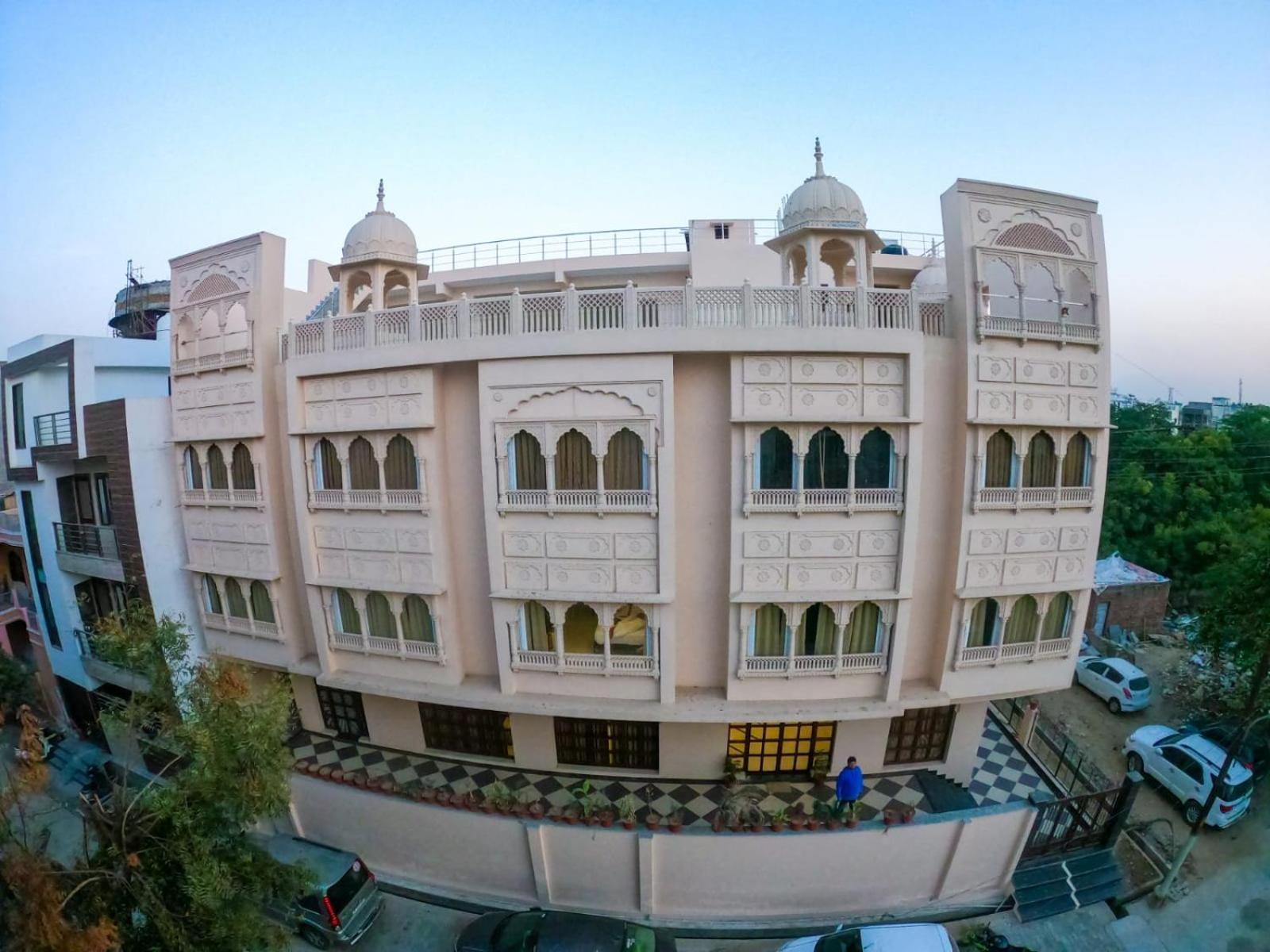 The Taj Vista Agra- Walking Distance To Taj Mahal Hotel Агра Екстериор снимка