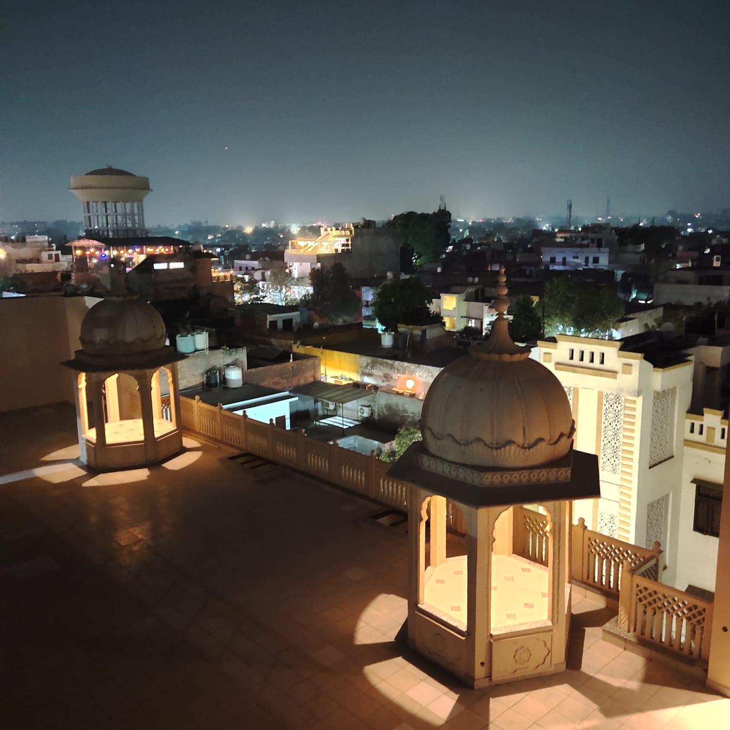 The Taj Vista Agra- Walking Distance To Taj Mahal Hotel Агра Екстериор снимка