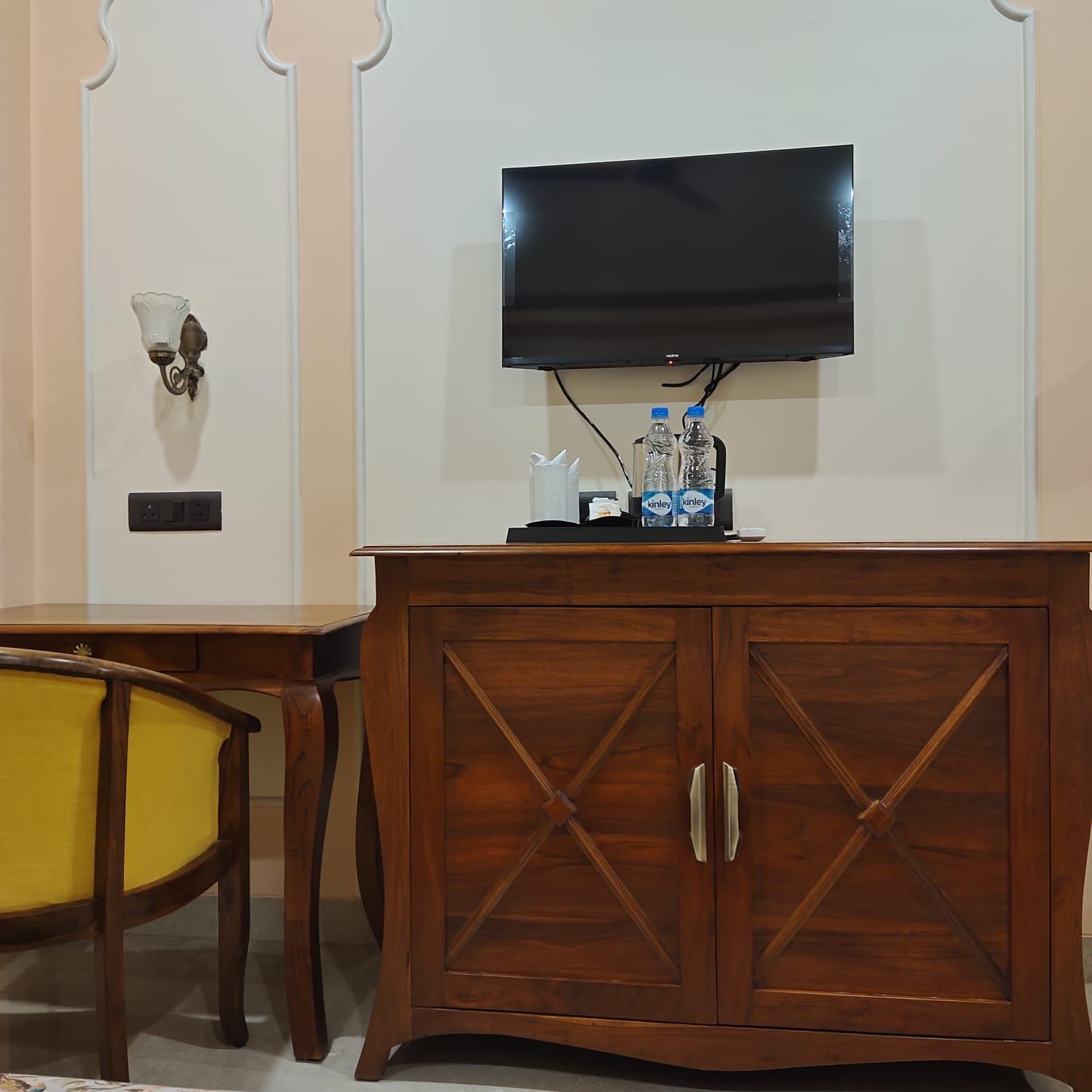 The Taj Vista Agra- Walking Distance To Taj Mahal Hotel Агра Екстериор снимка